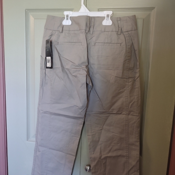 NWT DAISY FUENTES SIZE 2 CAPRI PANTS $40 - Picture 5 of 5